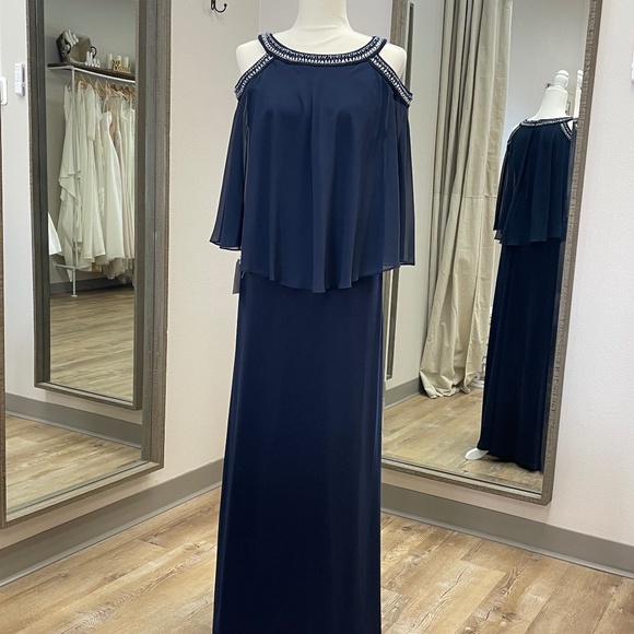 Bridesmaid/Mother of the Bride/Groom/Formal Gown - Picture 4 of 4